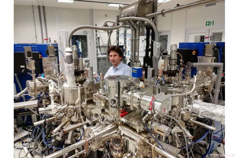 New Milestone: High-Quality 2‑D MoSe₂ Crystals with Superior Optical Performance