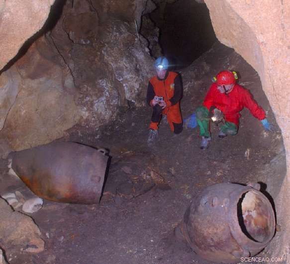 Ancient Copper Age Jar Reveals Italy s Oldest Wine: New Discovery of Prehistoric Wine Residue