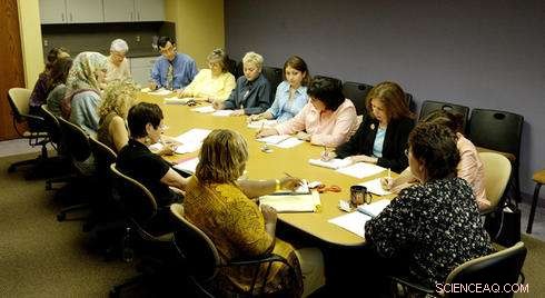 Study Reveals Groups More Likely to Deceive Than Individuals, New Research Finds