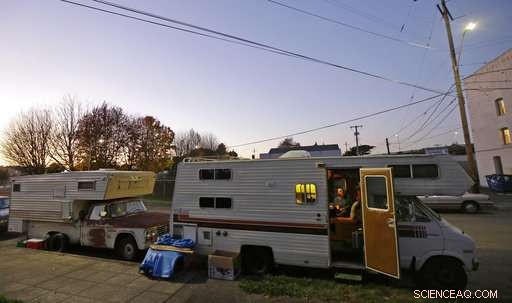 US West Coast Homelessness Soars Amid Economic Boom