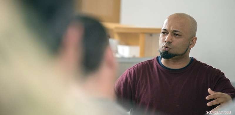 Effective De‑Radicalization Strategies for Former ISIS Fighters