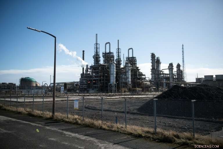 New Research Warns Brexit Could Eliminate Nearly 500,000 UK Jobs by 2030