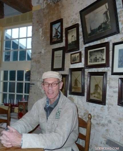 Dutch Millers Revive Tradition: Maarten Dolman Keeps Windmill Flour Production Alive