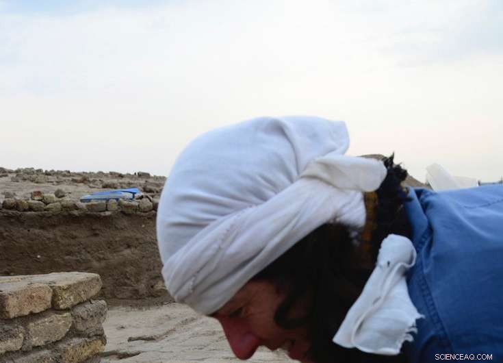 Unveiling Early Urban Life: Excavations at Ur s Ziggurat Reveal Mesopotamian City Foundations