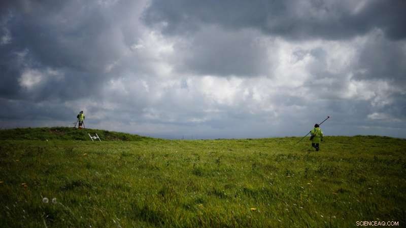 ANU Archaeologist Uncovers Bronze‑Age Barrow in Cornwall