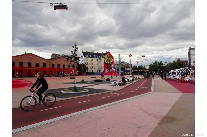 The Paradox of Homogenization in European Public Spaces