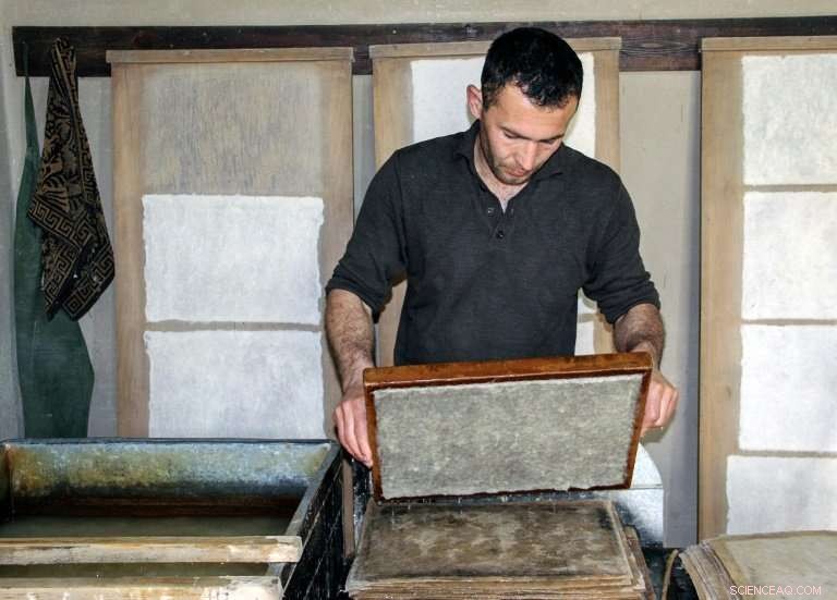 Uzbek Entrepreneur Revives Ancient Paper-Making Tradition