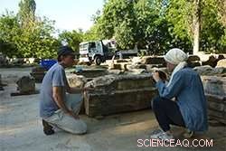 Professor Reconstructs Roman Gate with 3‑D Printing, Reviving Ancient History