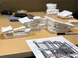 Professor Reconstructs Roman Gate with 3‑D Printing, Reviving Ancient History