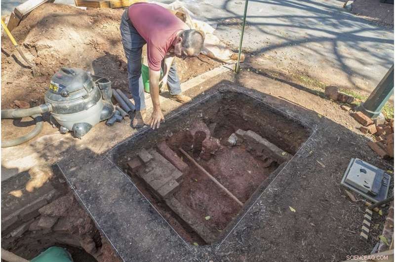 East Range Excavations Uncover Early Well, Shed Light on Enslaved African-American Lives