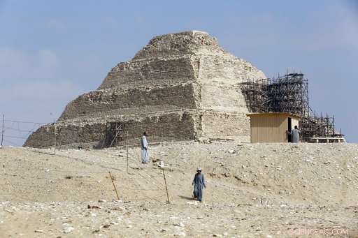 Egyptian Archaeologists Uncover 2,500-Year-Old Mummification Workshop Near Giza Pyramids