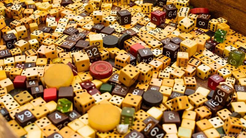 Uncovering Dice Cheating: Insights from a Gaming Expert