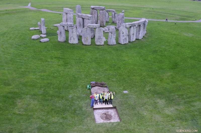 New Research Reveals Who Buried Stonehenge