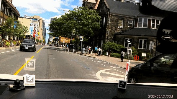 Study Reveals Over 50% of Drivers Fail to Scan for Pedestrians and Cyclists Before Right Turns