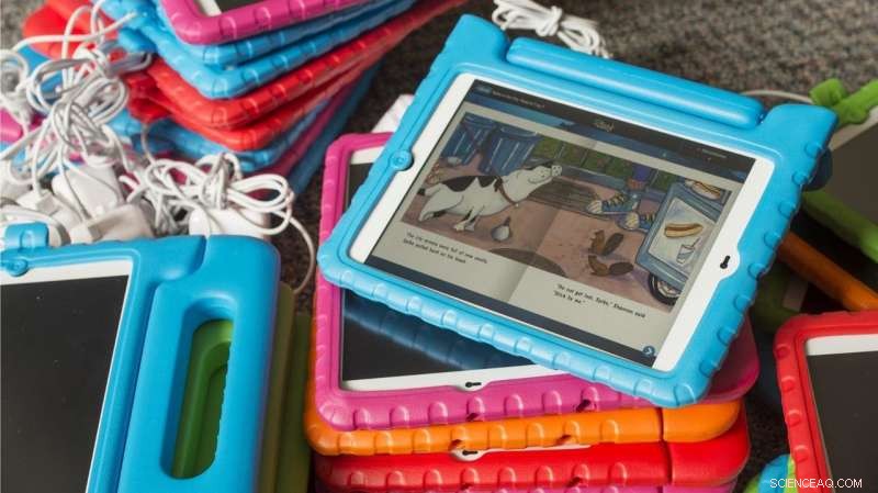 New Study Shows Text Alerts & Tablets Double Parents’ Reading Time with Children