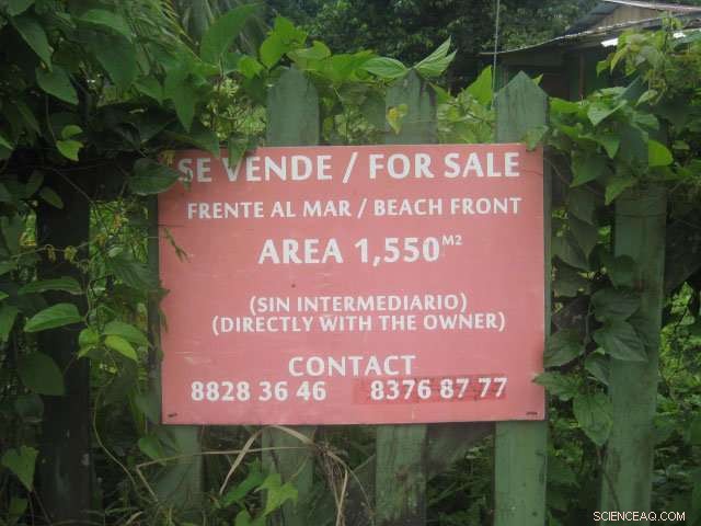 Lifestyle Migrants Transform Costa Rica: Intentions, Impact, and Community Change