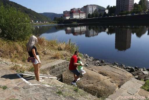 Drought Uncovers Historic Hunger Stones Along the Elbe River