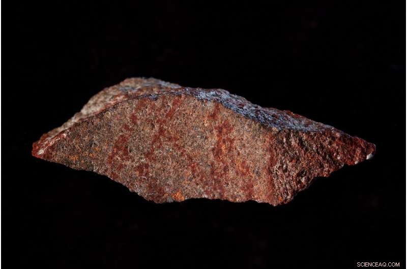 Ancient Silcrete Drawing in Blombos Cave Traces Human Art 73,000 Years Ago