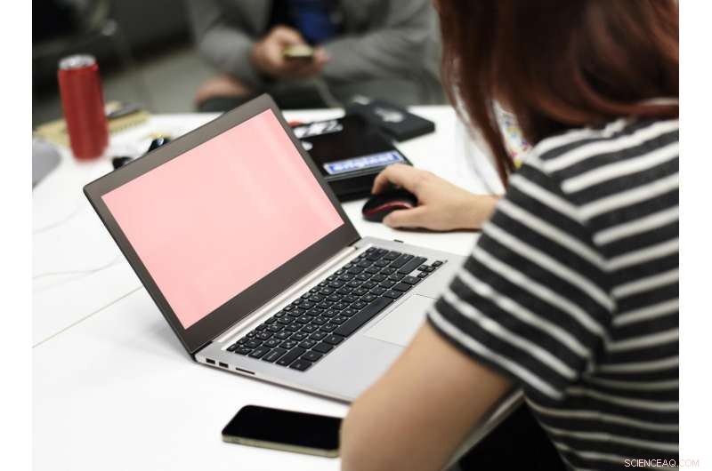 Why Women Drop Out of STEM PhDs: The Critical Role of Cohort Size