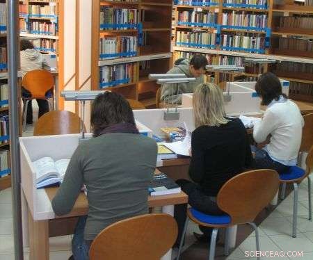 How Group Dynamics Enhance Your Ability to Spot Reliable Online Sources