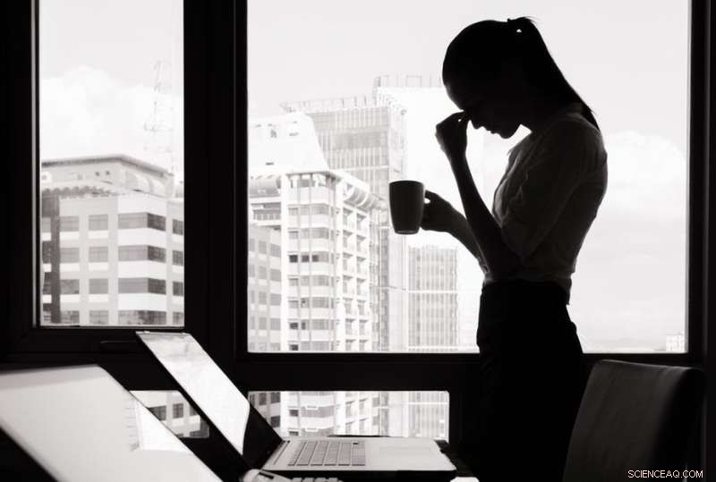 Toxic Workplaces Fuel the Impostor Phenomenon – Why It Happens