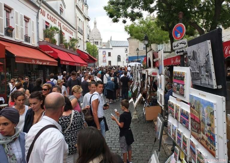 How Mass Tourism Threatens the Authentic Spirit of Montmartre