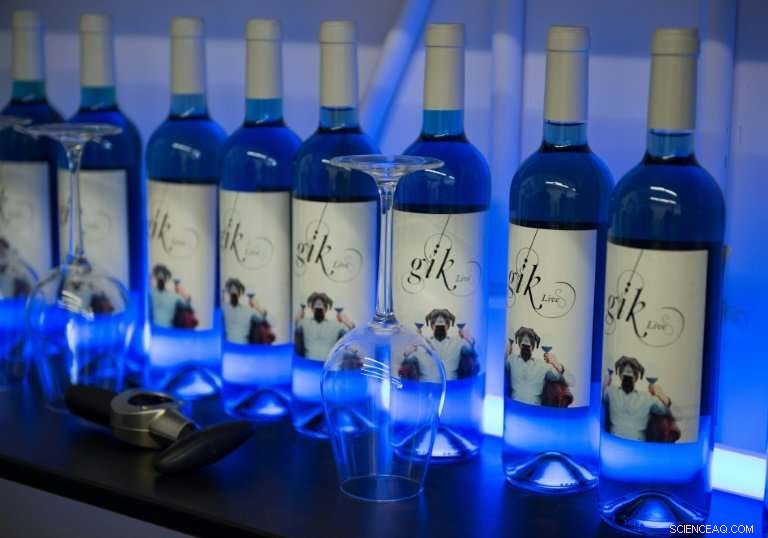 Blue Wine Reinvented: Spain’s Innovative Startup Transforms Tea-Infused Vintages