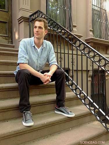 How Social Media Shapes Life in Urban Neighborhoods – Insights from Jeffrey Lane’s ‘The Digital Street’