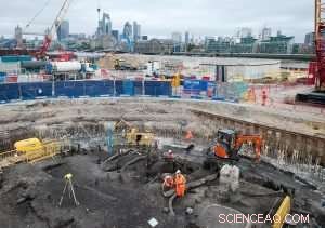 Medieval Mystery: Booted Skeleton Unearthed in Thames Mud Reveals London s Hidden Past