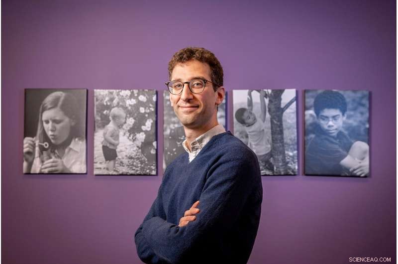 New Research: White Parents Facing Economic Challenges Lean Toward Authoritarian Discipline