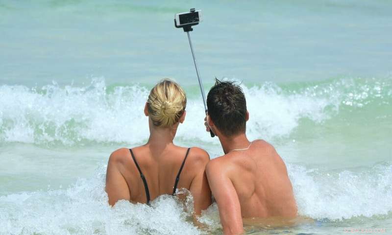 New Study Shows Sharing Social Media Posts with Your Partner Boosts Relationship Satisfaction