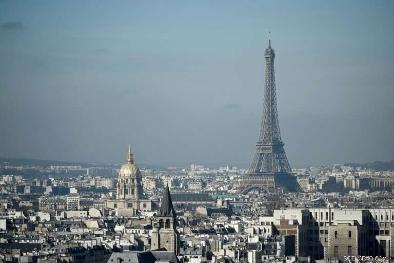 Paris, Singapore, Hong Kong Tied as World s Most Expensive Cities for Expats