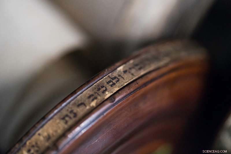 Restoring the Lost Text of Torah Scrolls: A Precise Imaging Technique