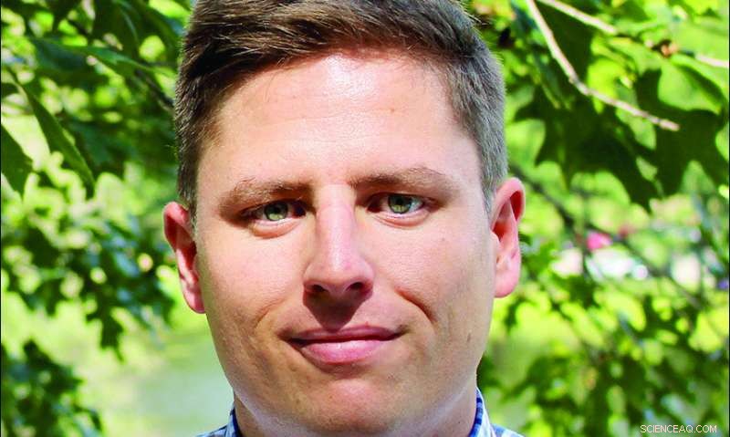 How Twitter’s Moderates Are Losing Their Voice in a Partisan Echo Chamber