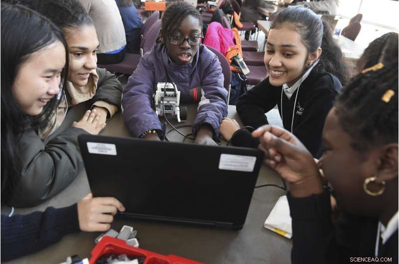 Girls Surpass Boys in Tech and Engineering Skills, Even Without Formal Classes