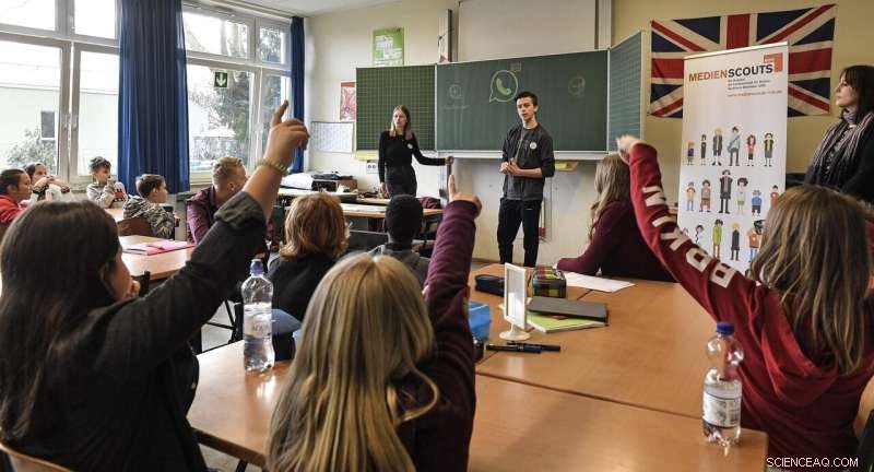 Empowering Teens to Teach Kids About Safe Texting