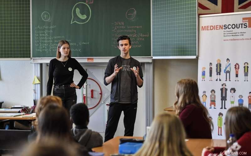 Empowering Teens to Teach Kids About Safe Texting