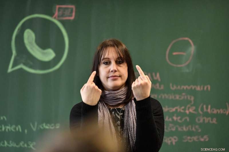 Empowering Teens to Teach Kids About Safe Texting