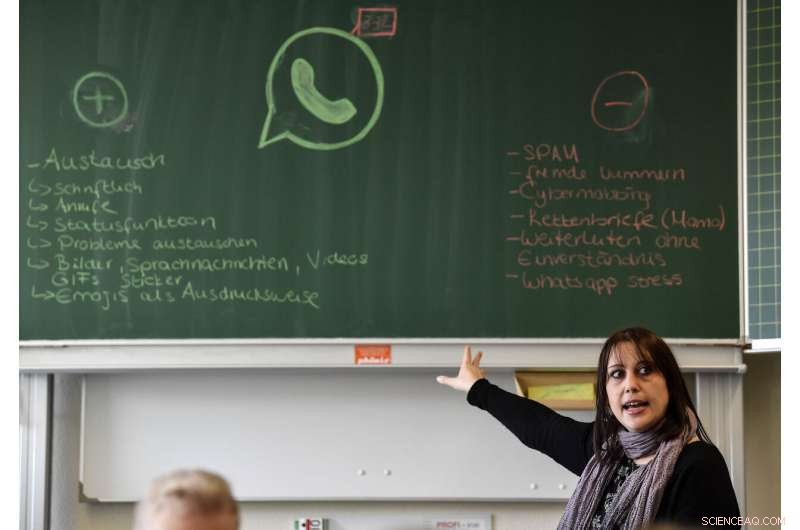 Empowering Teens to Teach Kids About Safe Texting