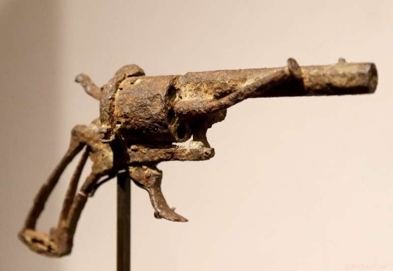 Revolver Linked to Van Gogh s Death Sells for Nearly Triple Its Estimate