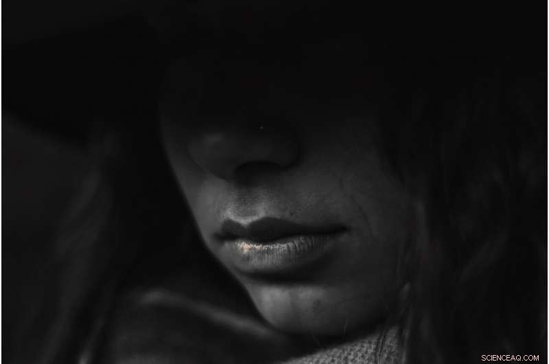 Study Shows Poor Women Hold More Hope Than Poor Men