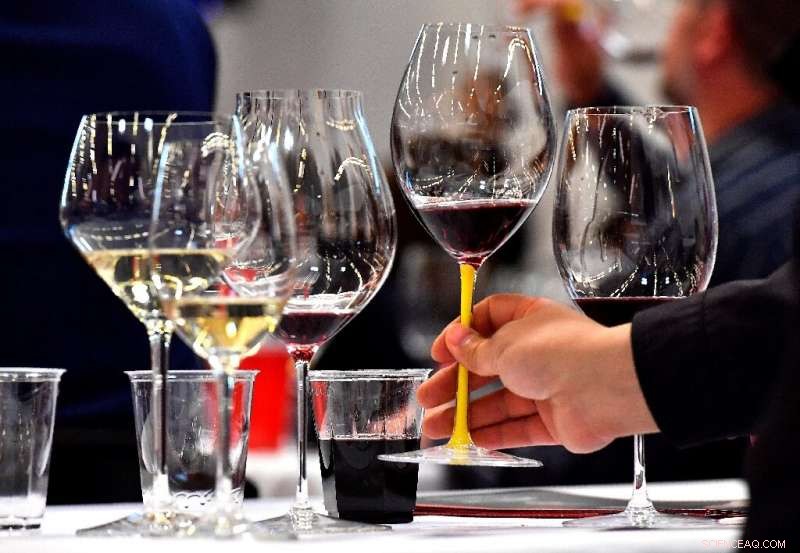 Why Spitting Enhances Wine Tasting: A Professional Insight