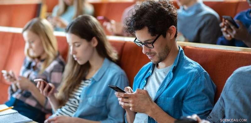 Managing Classroom Tech Distractions: Strategies for Educators and Students