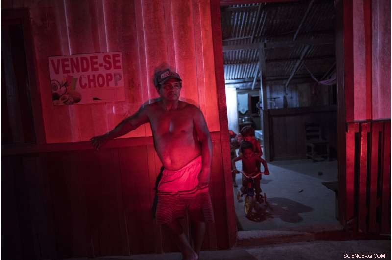 Amazon Tembe Tribe: How Arrows and Smartphones Shape Daily Life