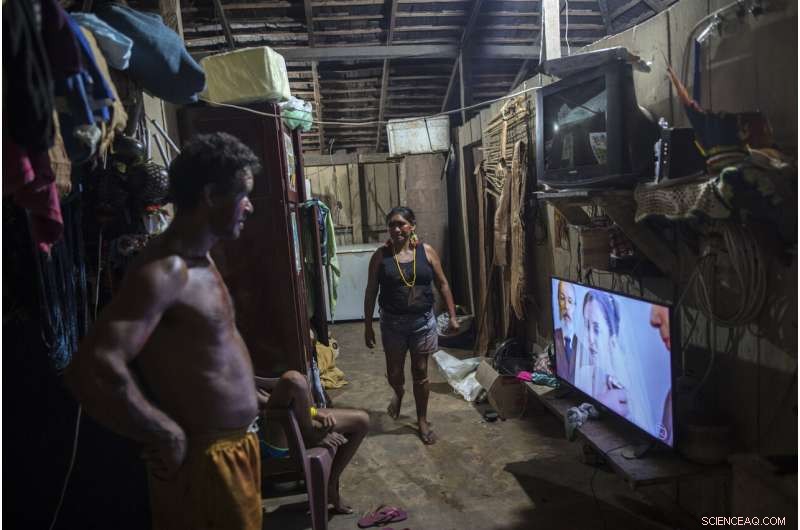 Amazon Tembe Tribe: How Arrows and Smartphones Shape Daily Life