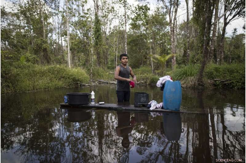 Amazon Tembe Tribe: How Arrows and Smartphones Shape Daily Life