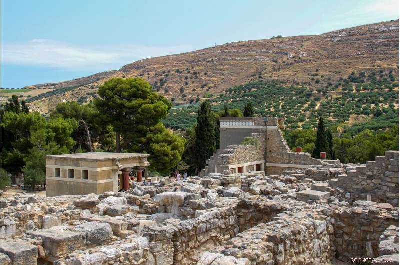 Strategic Placement of Cretan Tombs Bolstered Territorial Control