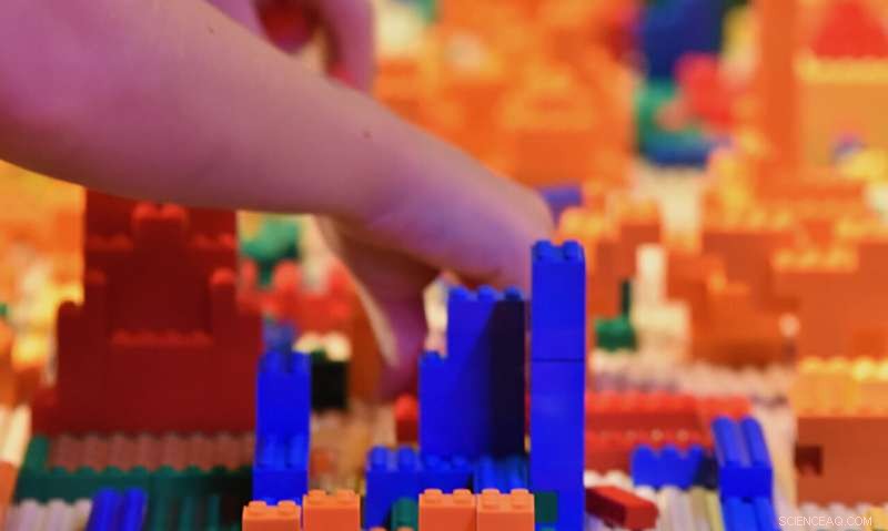 New Study Identifies Optimal Team Structures for Creative Collaboration