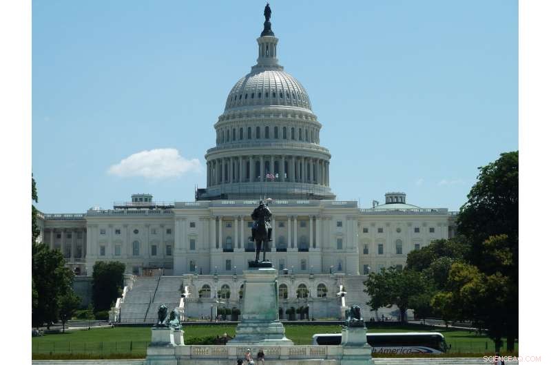 Elite Lobbyists with Higher Earnings Tend to Overstate Achievements, New Study Finds