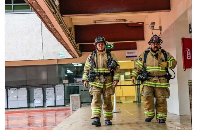 Navigating Holiday Travel Amid Natural Disasters: Avoiding Delays